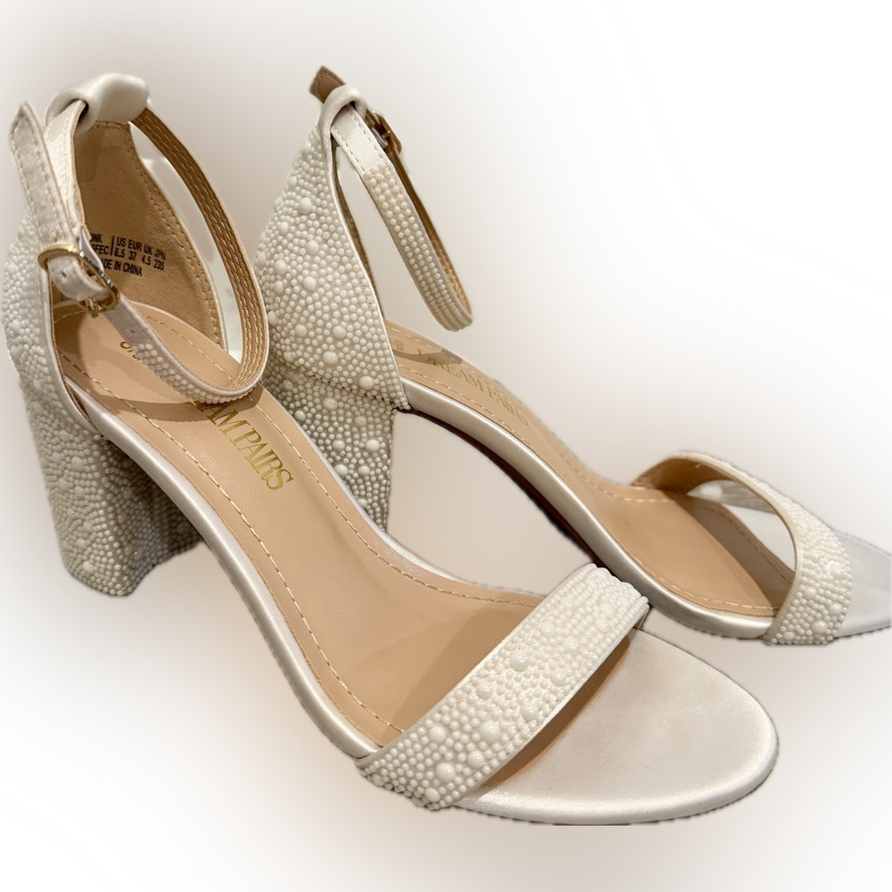 Dream Pairs White Low Chunk Heel